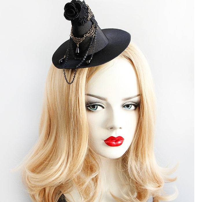 Perform Witch Hat And Take Photos Of Comic-Con Accessories