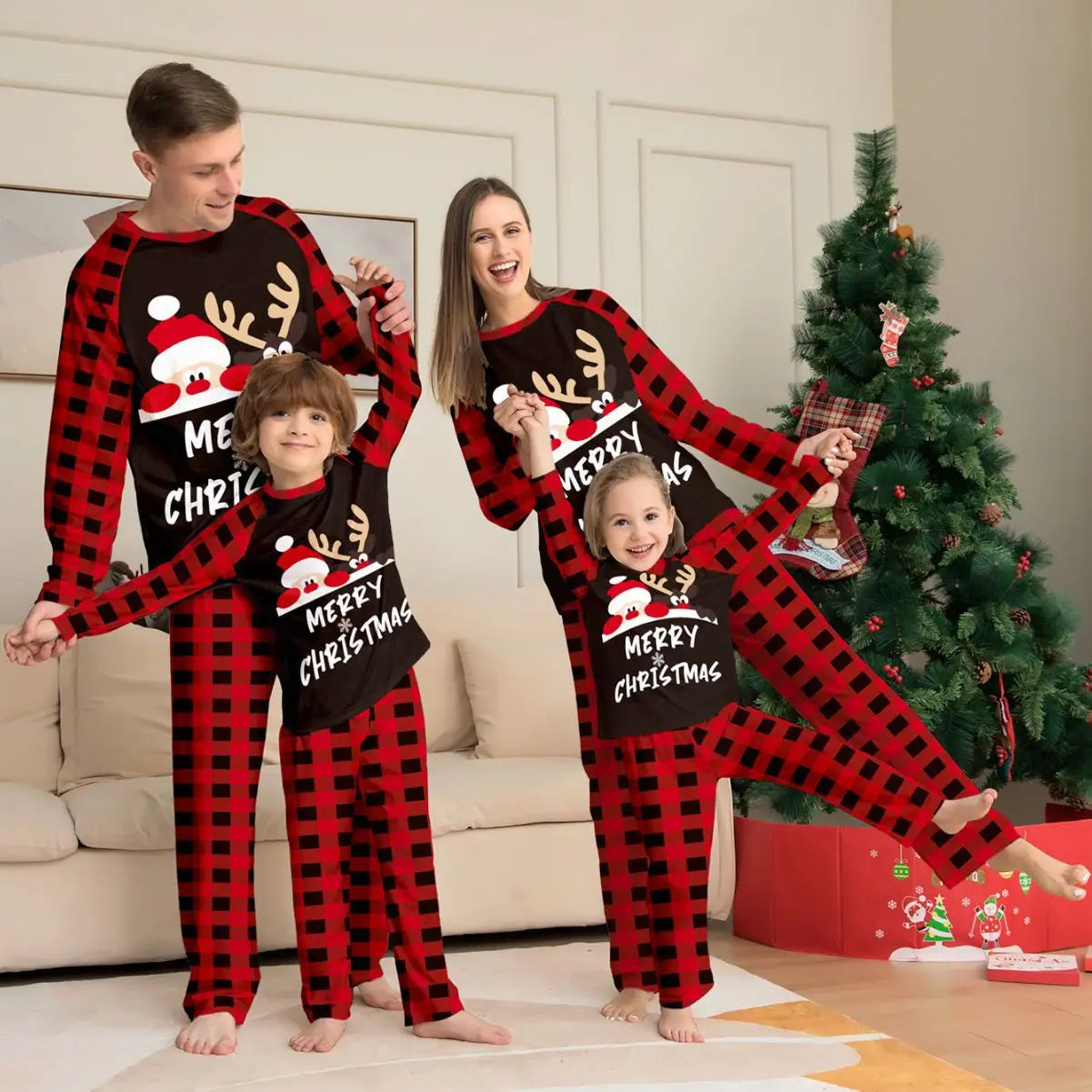 Hot Sales Christmas Pajamas Printed Xmas Family Matching Outfits Two Pieces Sleepwear Sets Christmas Family Pajamas Sets